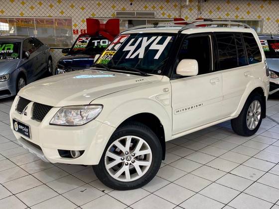 MITSUBISHI PAJERO TR4 2.0 4X4 16V 140CV FLEX 4P AUTOMÁTICO MITSUBISHI PAJERO TR4 2.0 4X4 16V 140CV FLEX 4P AUTOMÁTICO